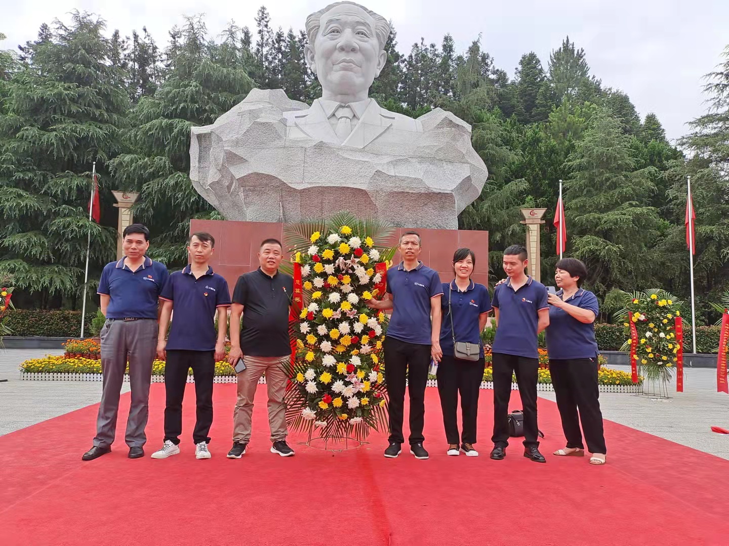 為慶祝中國共產黨成立100周年，公司組織前往湖南瀏陽胡耀邦故居參觀學習